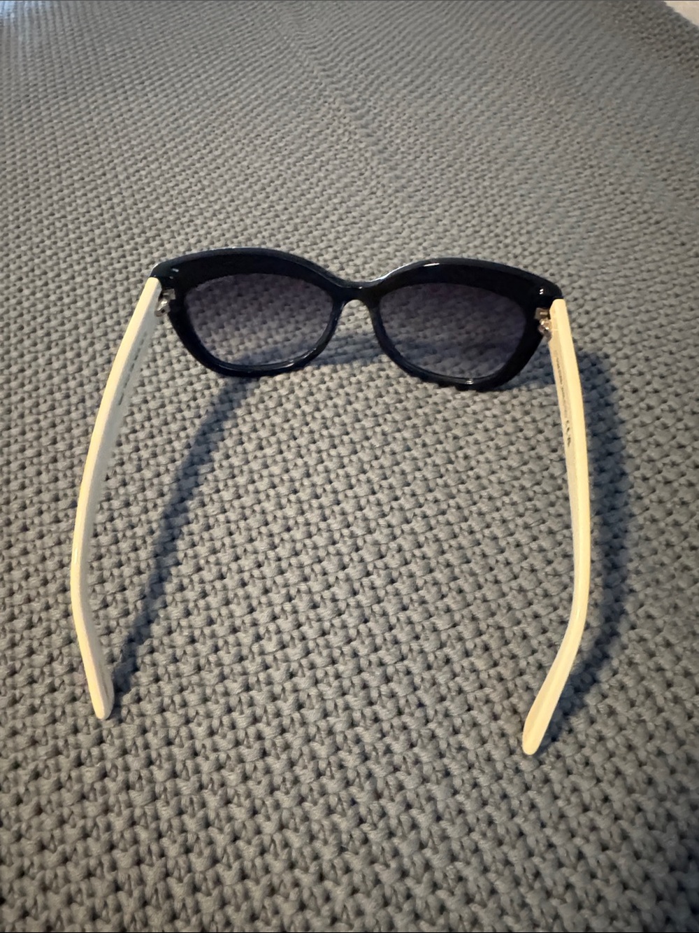 Tom Ford - Alistair Black Oversized Cat-Eye Sunglasses with Gradient Lenses - Picture 2 of 5